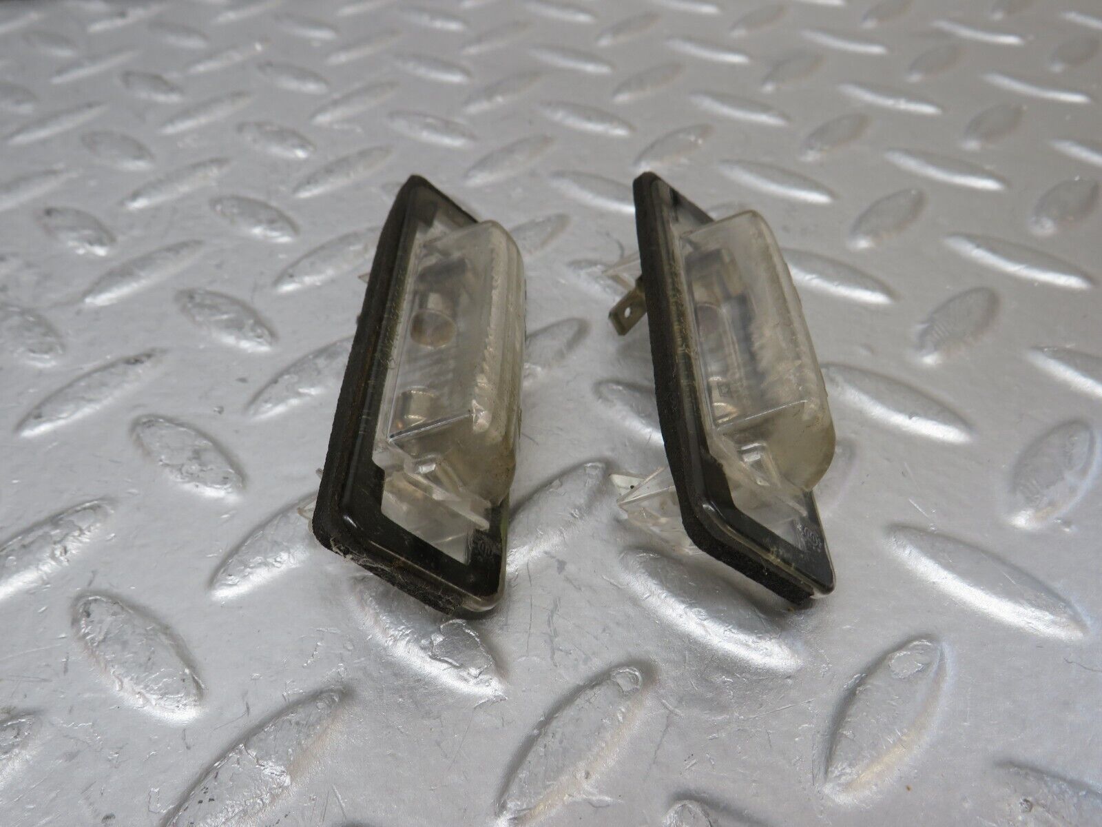 34884 Mercedes-Benz W210 320E number Plate Light 2x 2108200356