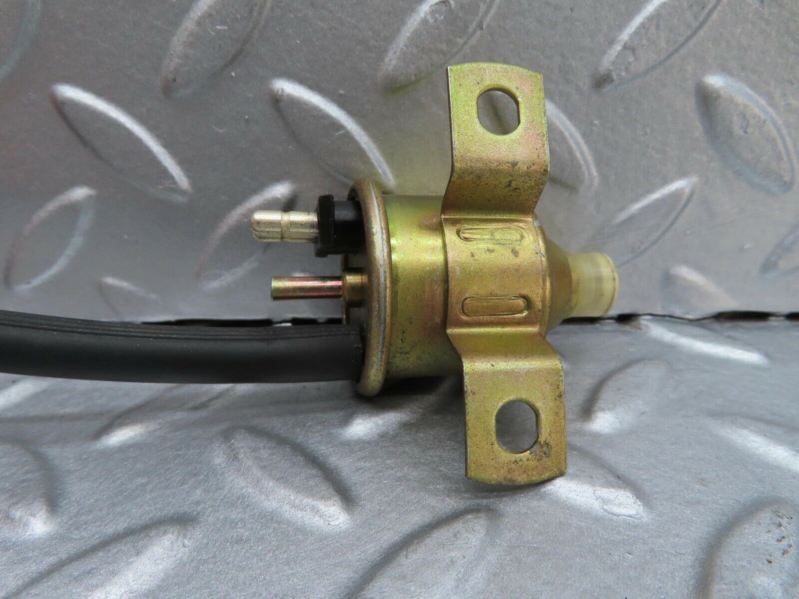 16125 Mercedes-Benz W123 280E Heater Blower Box Vacuum Valve