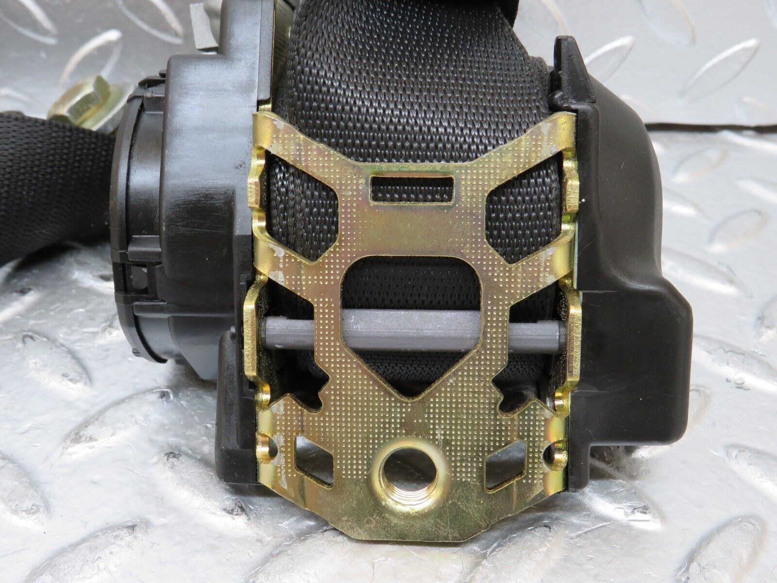 25985 Mercedes-Benz W124 280E Seat Belt Front Right 1248600586