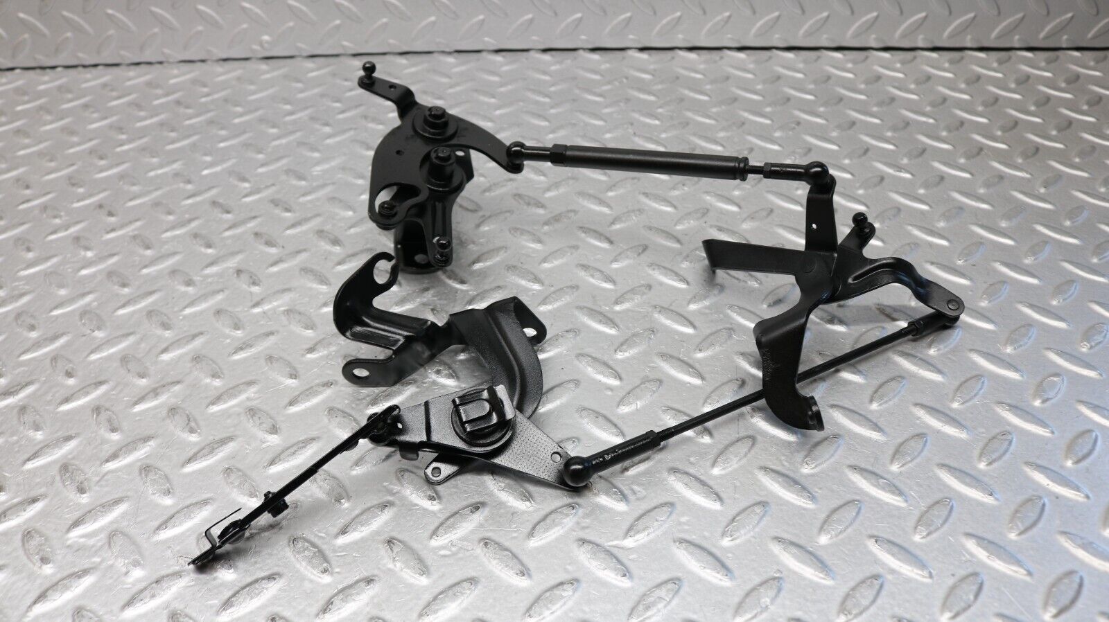 37217 Mercedes-Benz C126 420SEC Coupe Throttle Linkage