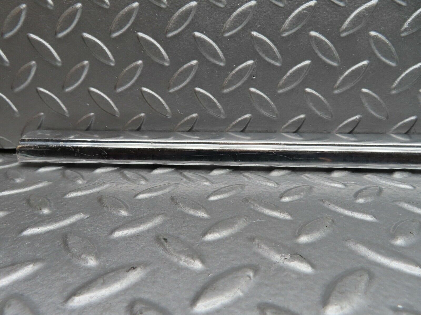 20471 Mercedes-Benz W114 280CE Coupe Right Door Chrome Moulding Trim