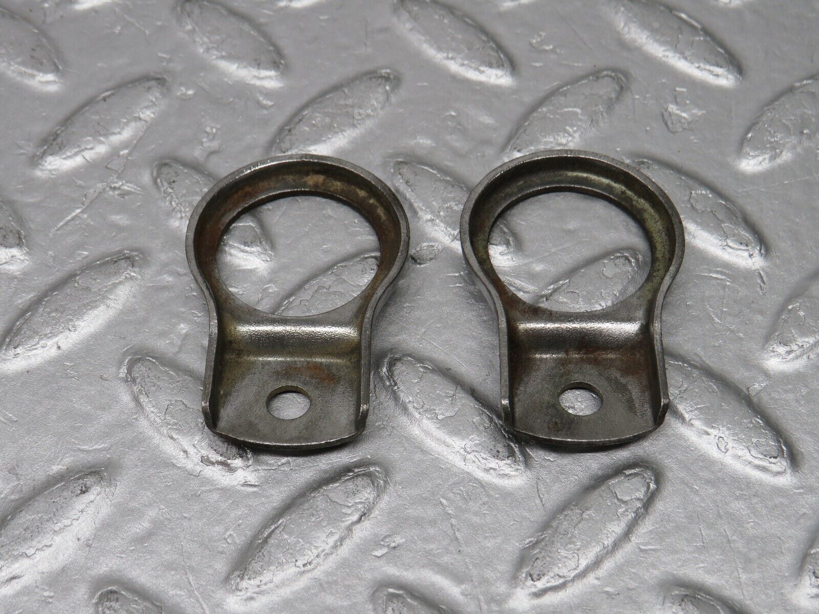 37568 Mercedes-Benz W109 300SEL Fuel Injector Bracket