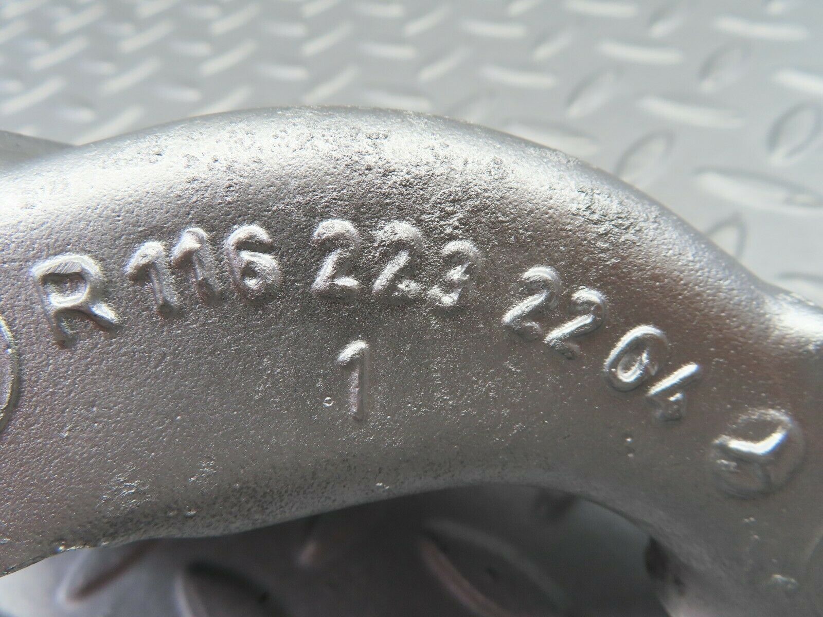 7063 Mercedes-Benz C107 350SLC Coupe Engine Mount Bracket Left Side 1162232204