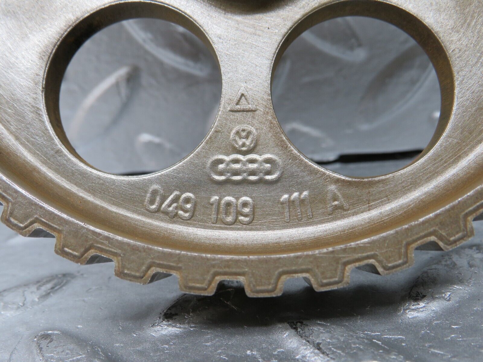 30107 Porsche 924 Camshaft Timing Gear 049109111