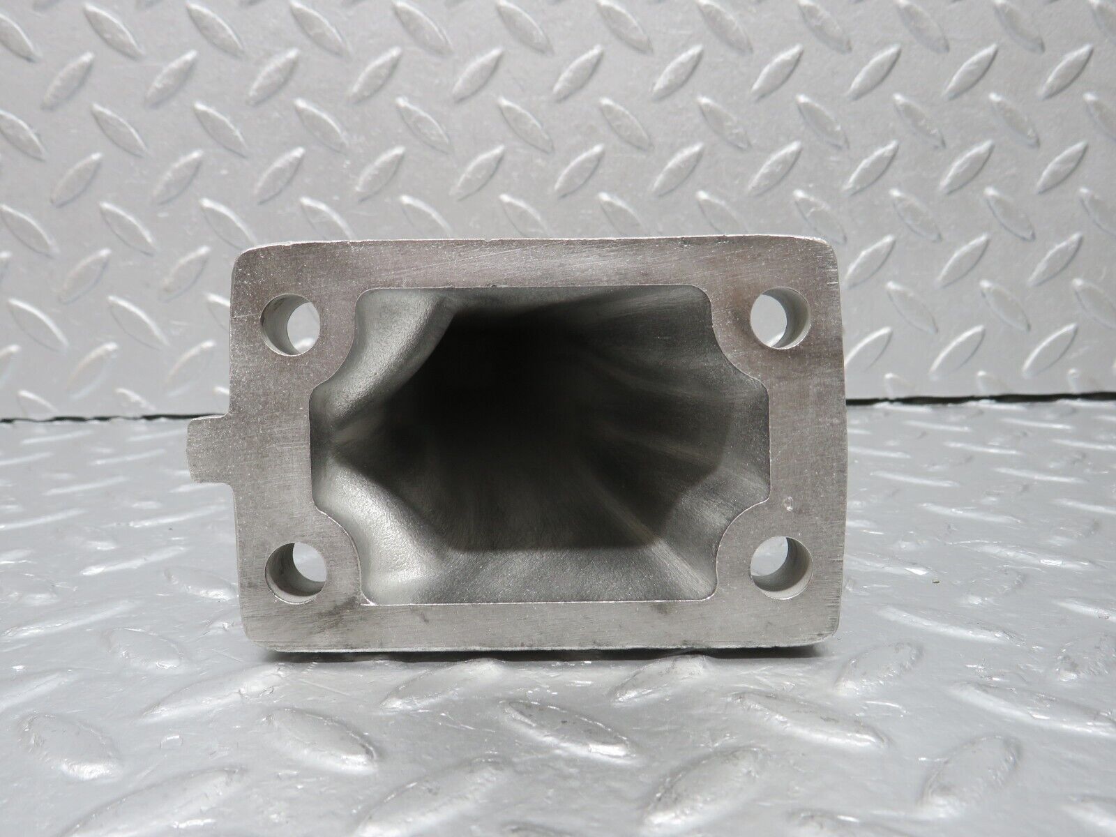 40299 Mercedes-Benz W110 230 Engine Mount Bracket Right Side 1802233104