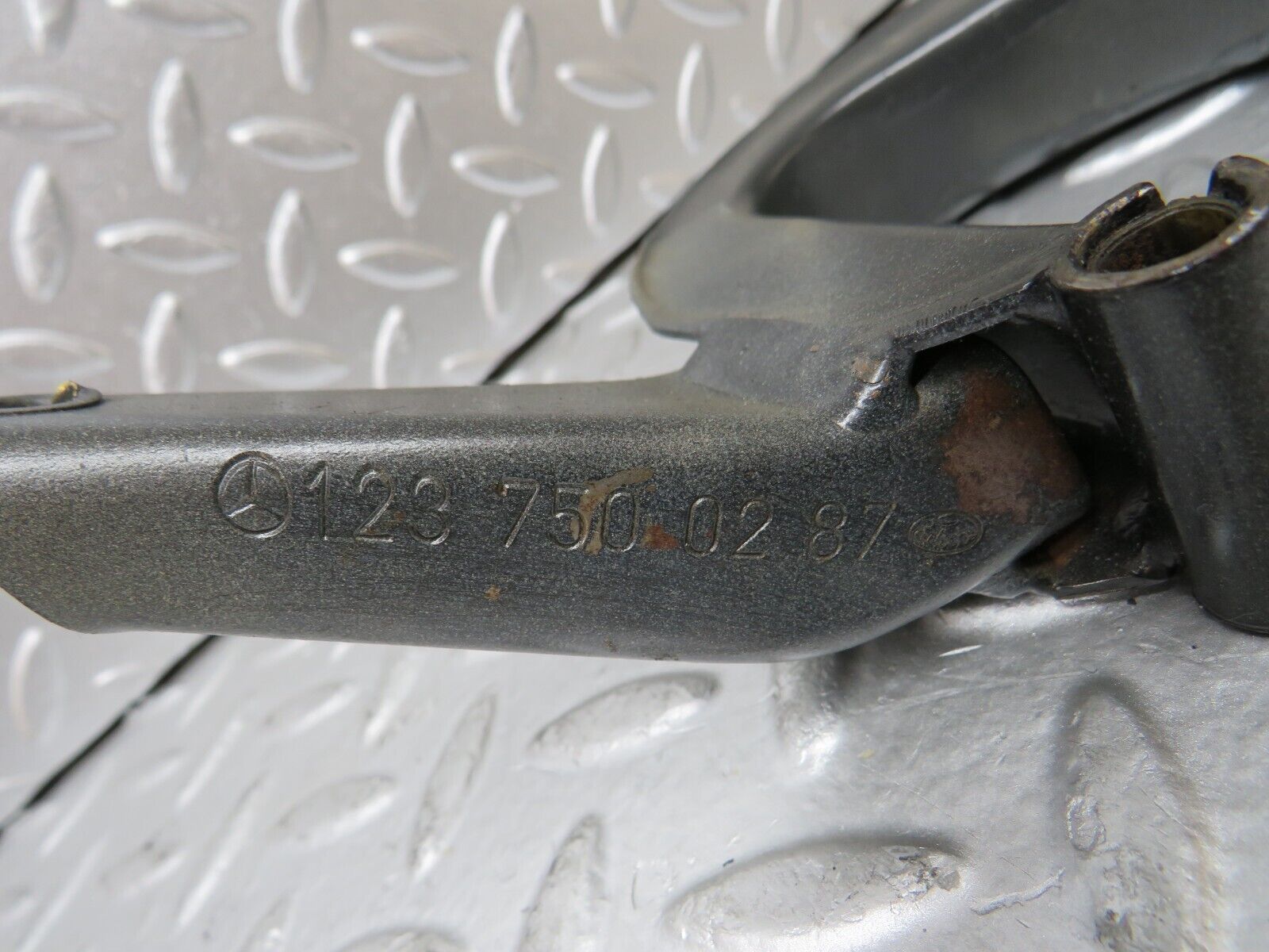 27390 Mercedes-Benz W123 280E Trunk Lid Hinge Pair 1237500187 1237500287