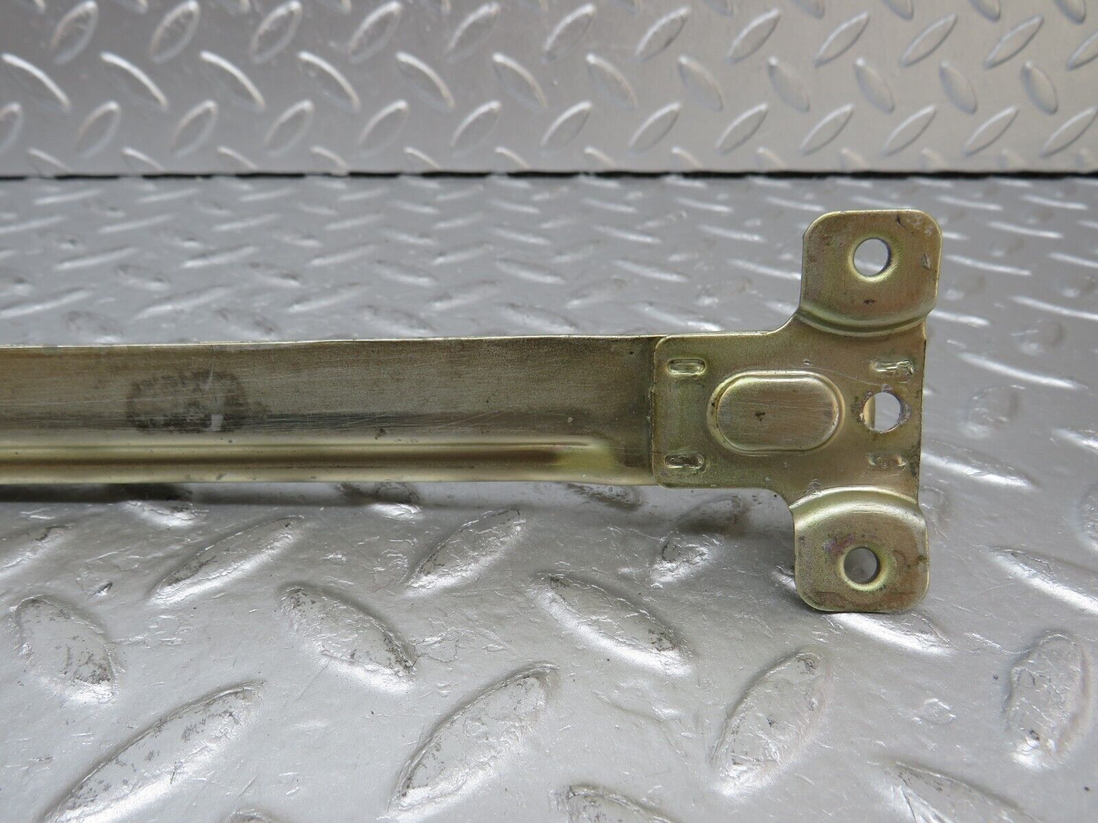 33256 Mercedes-Benz W202 C180 Front Left Door Window Channel