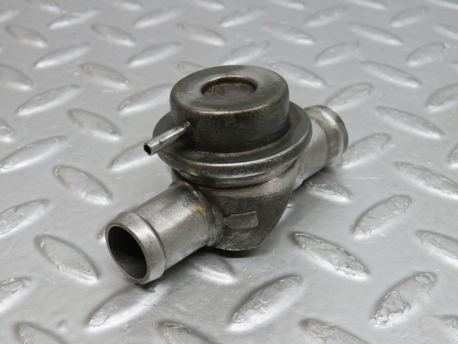 38111 Mercedes-Benz A124 320E Cabriolet EGR Exhaust Gas Recirculation Valve