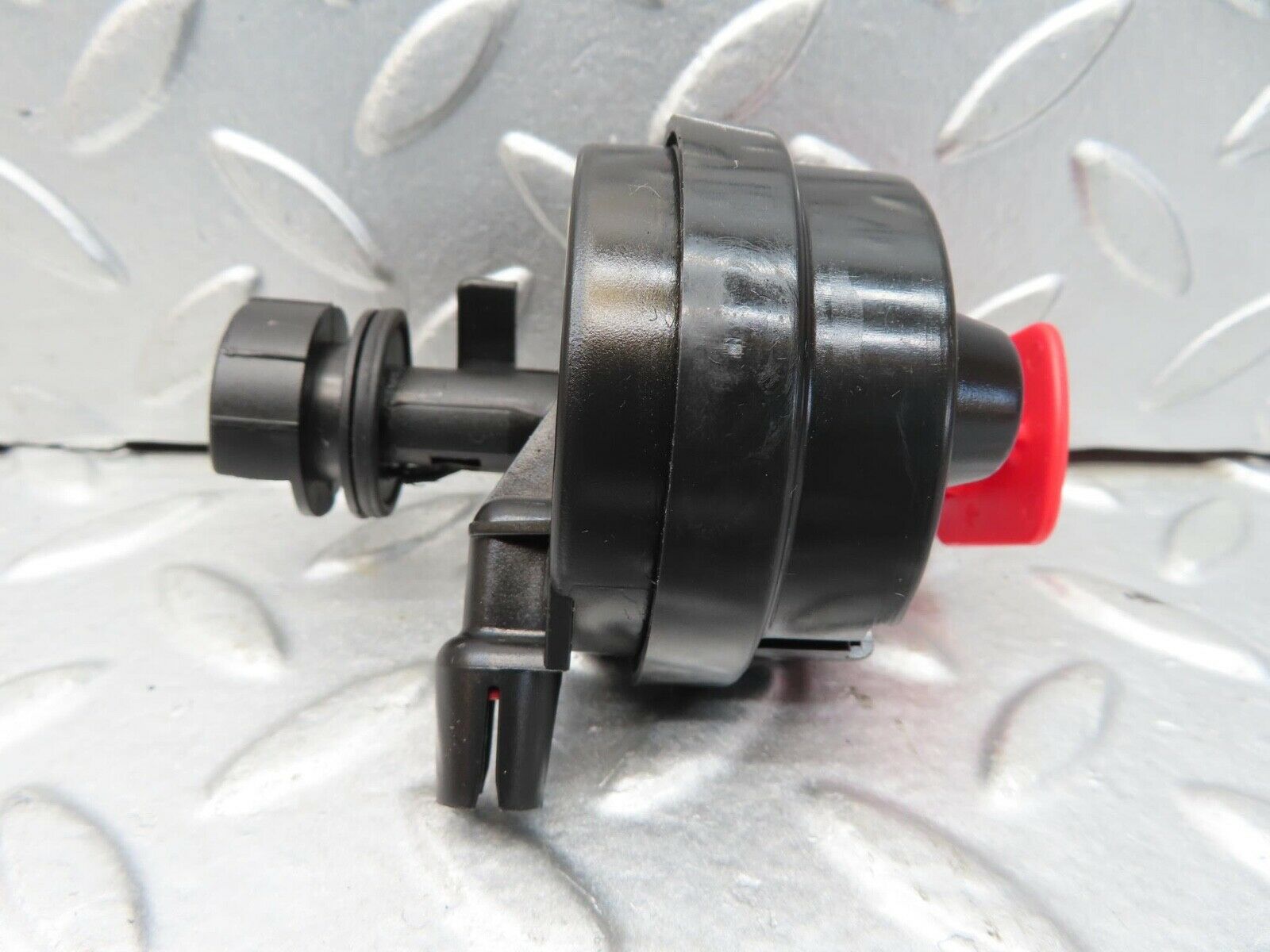 15185 Mercedes-Benz W140 S320 Fuel Tank Flap Cap Vacuum Actuator 400181