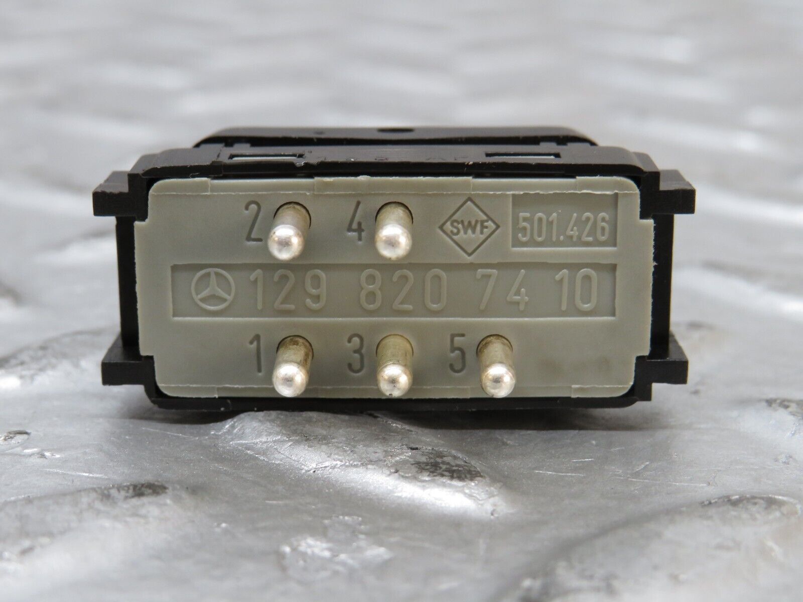 27558 Mercedes-Benz S124 300TE Rear Windscreen Defroster Switch 1298207410