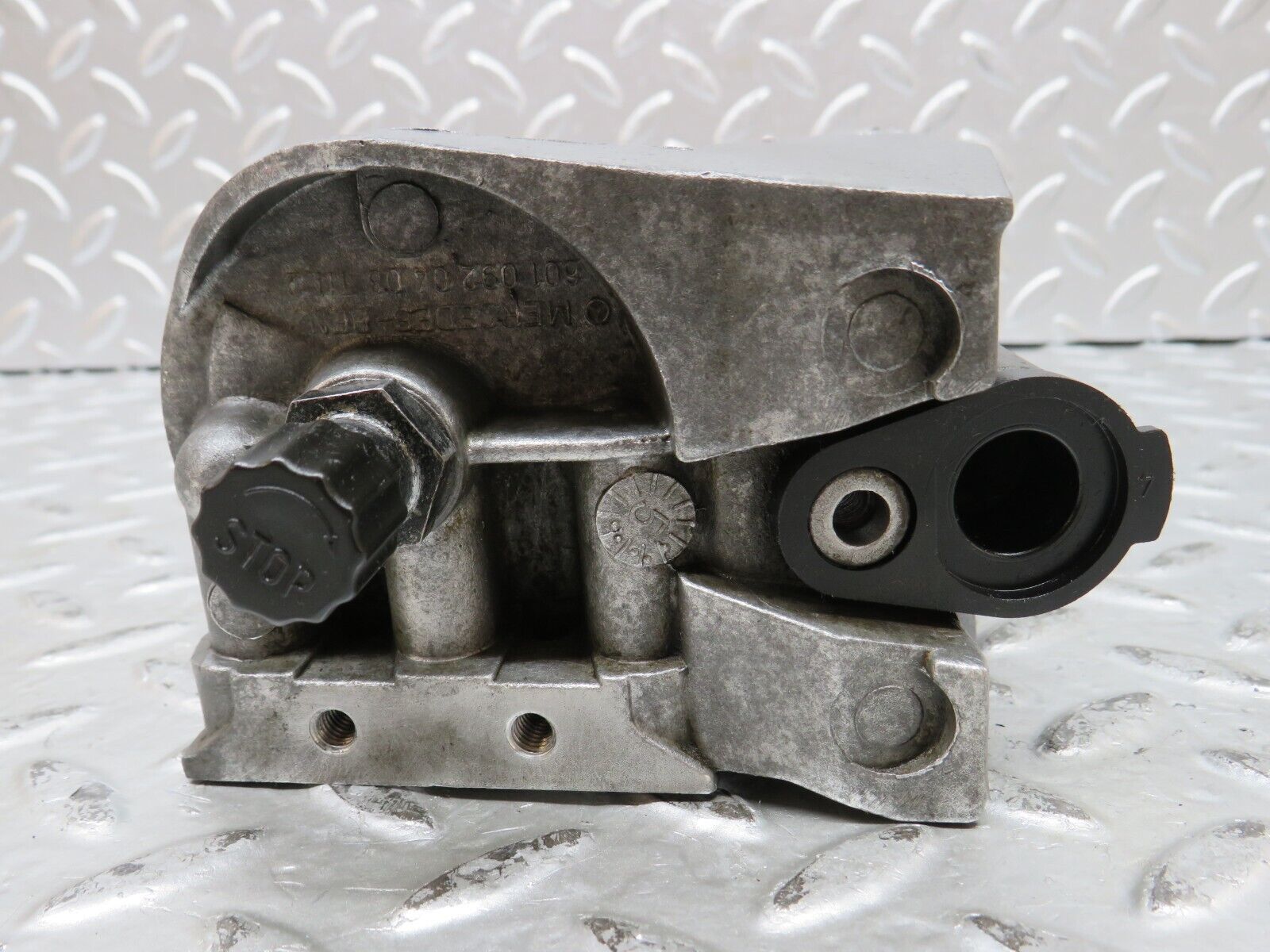 27815 Mercedes-Benz S124 300TE Wagon Fuel Filter Housing 6010920408