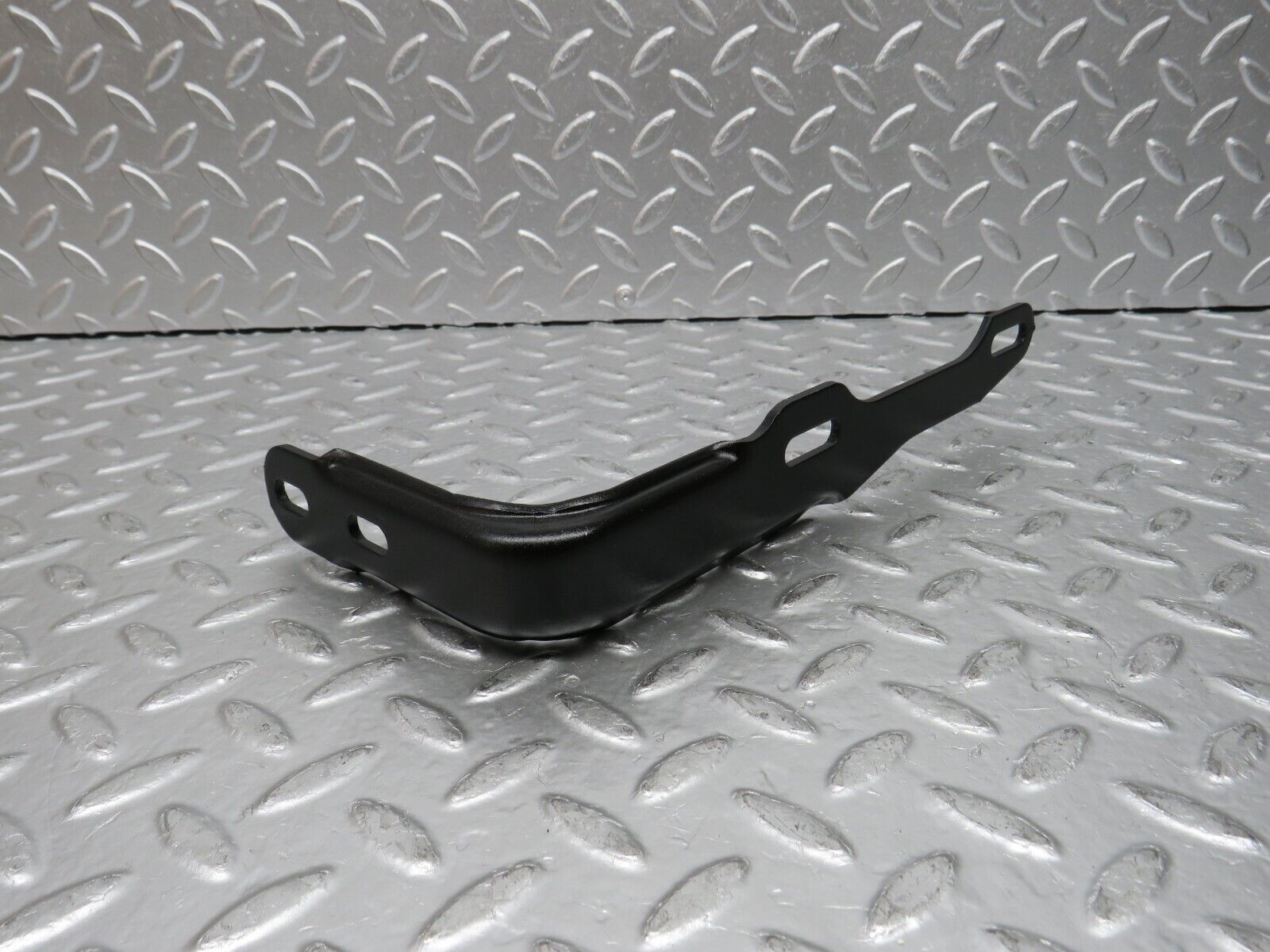 31492 Mercedes-Benz S124 220TE Wagon Exhaust Bracket