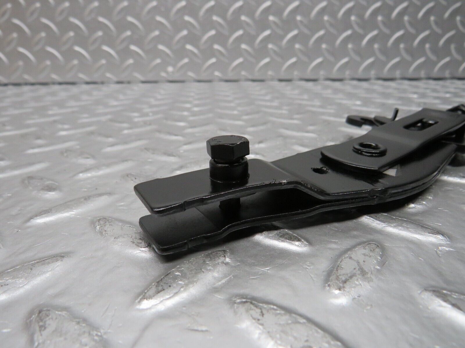 31454 Mercedes-Benz S124 220TE Wagon Handbrake Adjusting Handbrake Regulator