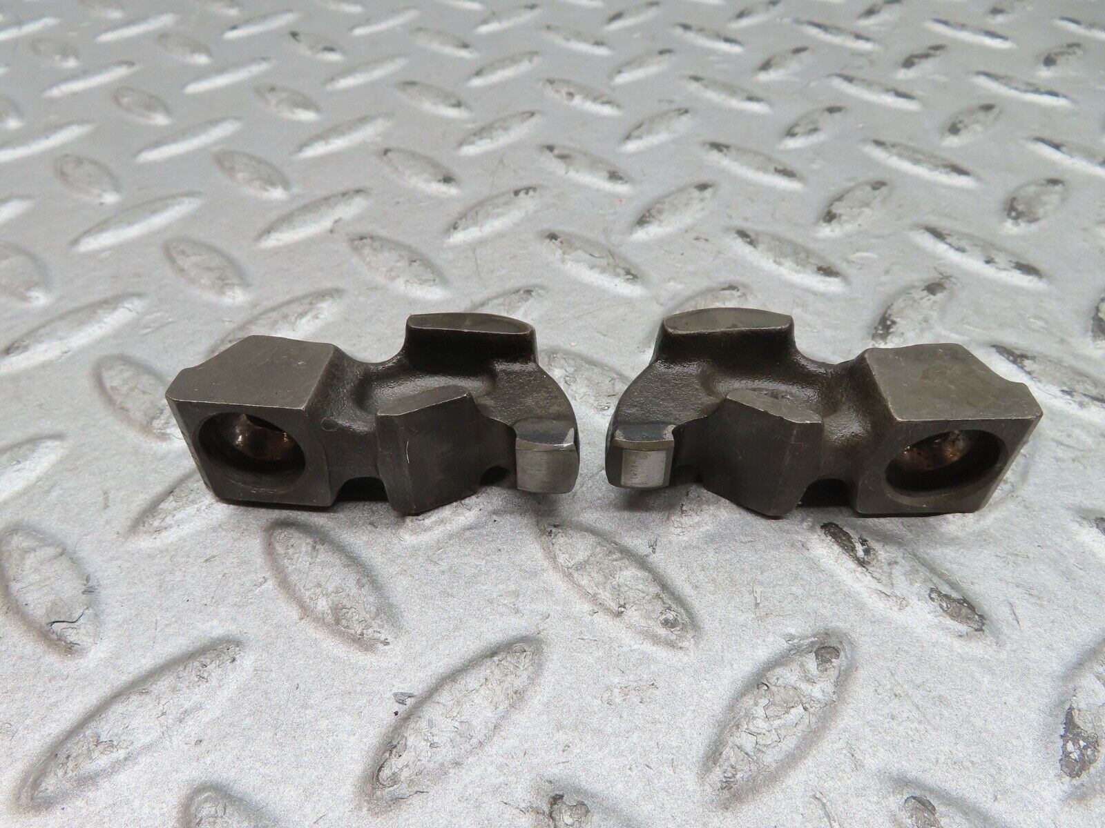 17862 Mercedes-Benz W116 450SEL Valve Rocker Arm