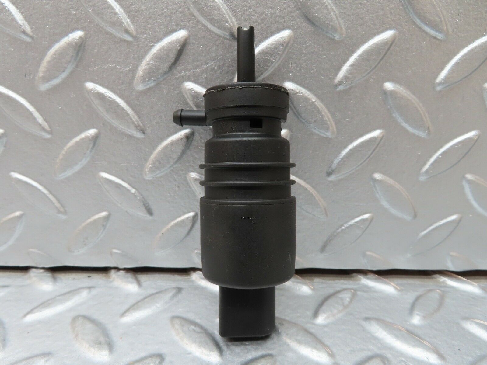 19932 Mercedes-Benz R129 300SL Coupe Windscreen Washer Pump