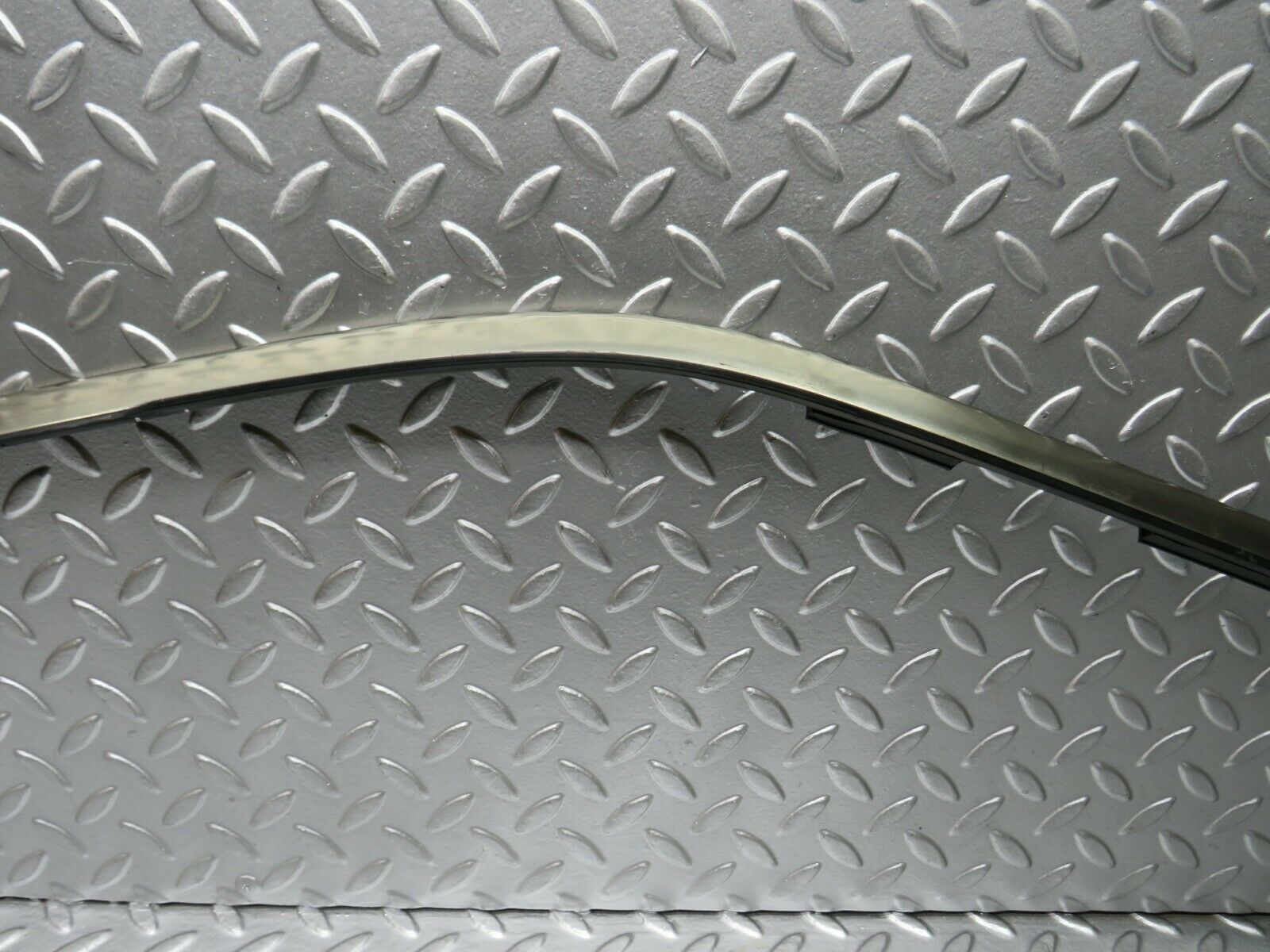 22632 Mercedes-Benz C124 E220 Coupe Roof Chrome Trim Right Side
