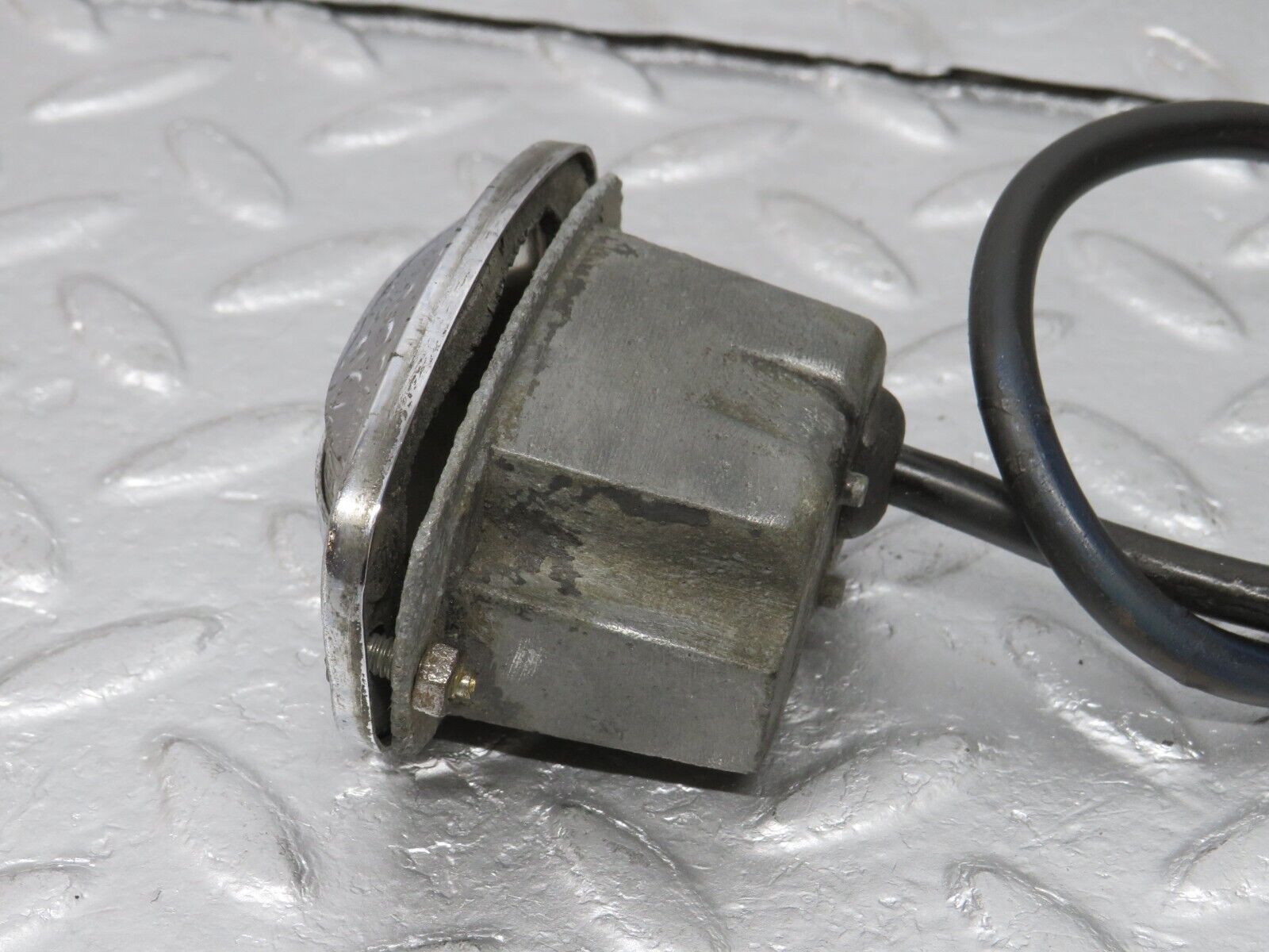 40310 Mercedes-Benz W110 230 number Plate Light K12867 K12840