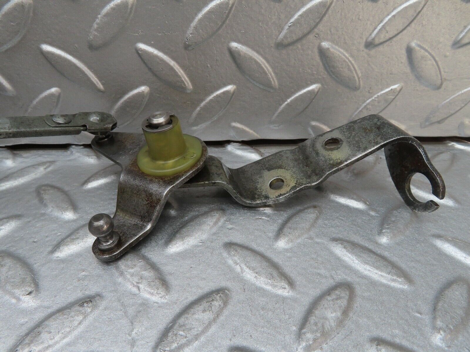 16911 Mercedes-Benz C123 280CE Coupe Throttle Linkage 0025450114