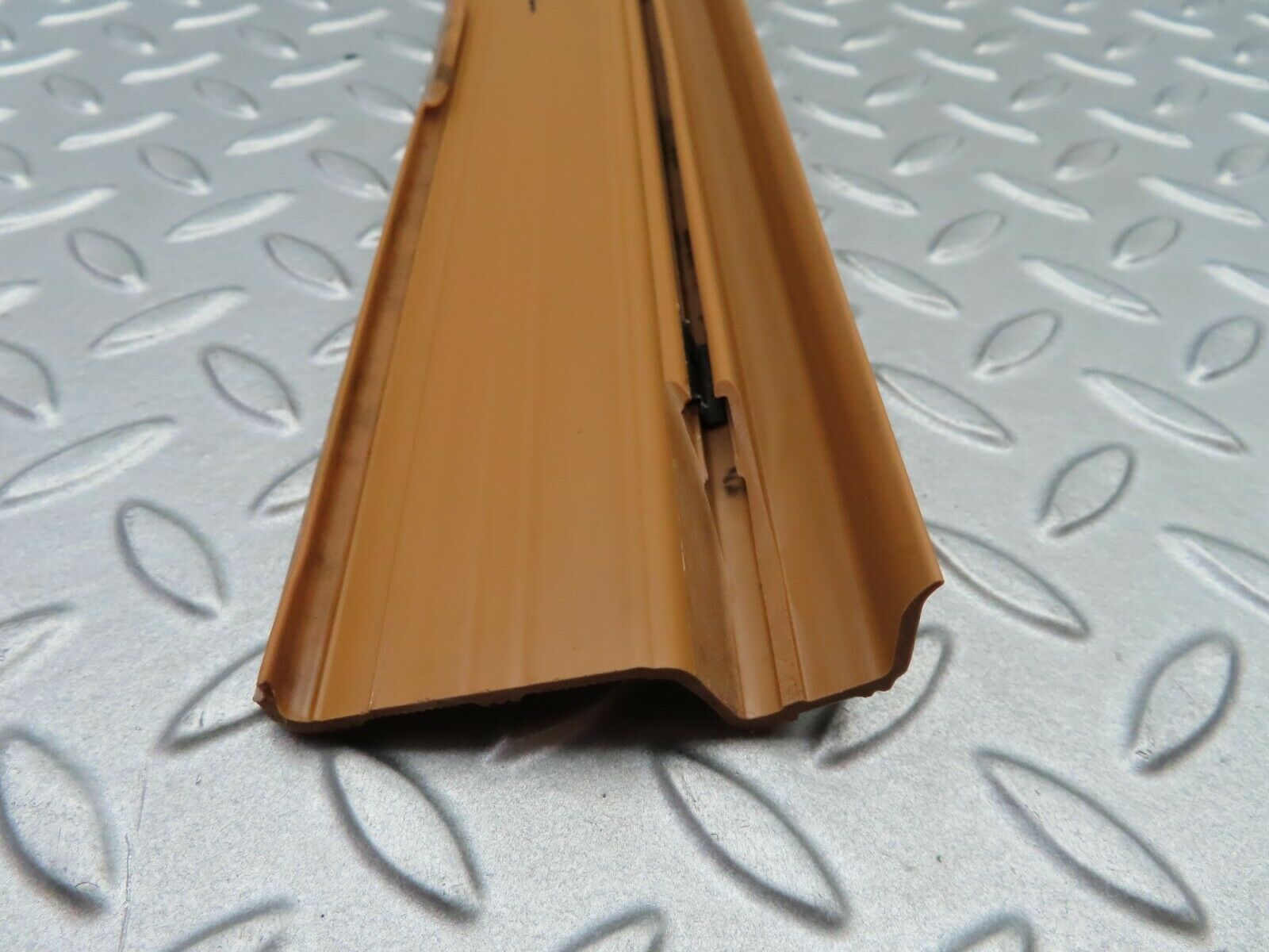 5663 Mercedes-Benz W123 200 Rear Left Door Sill