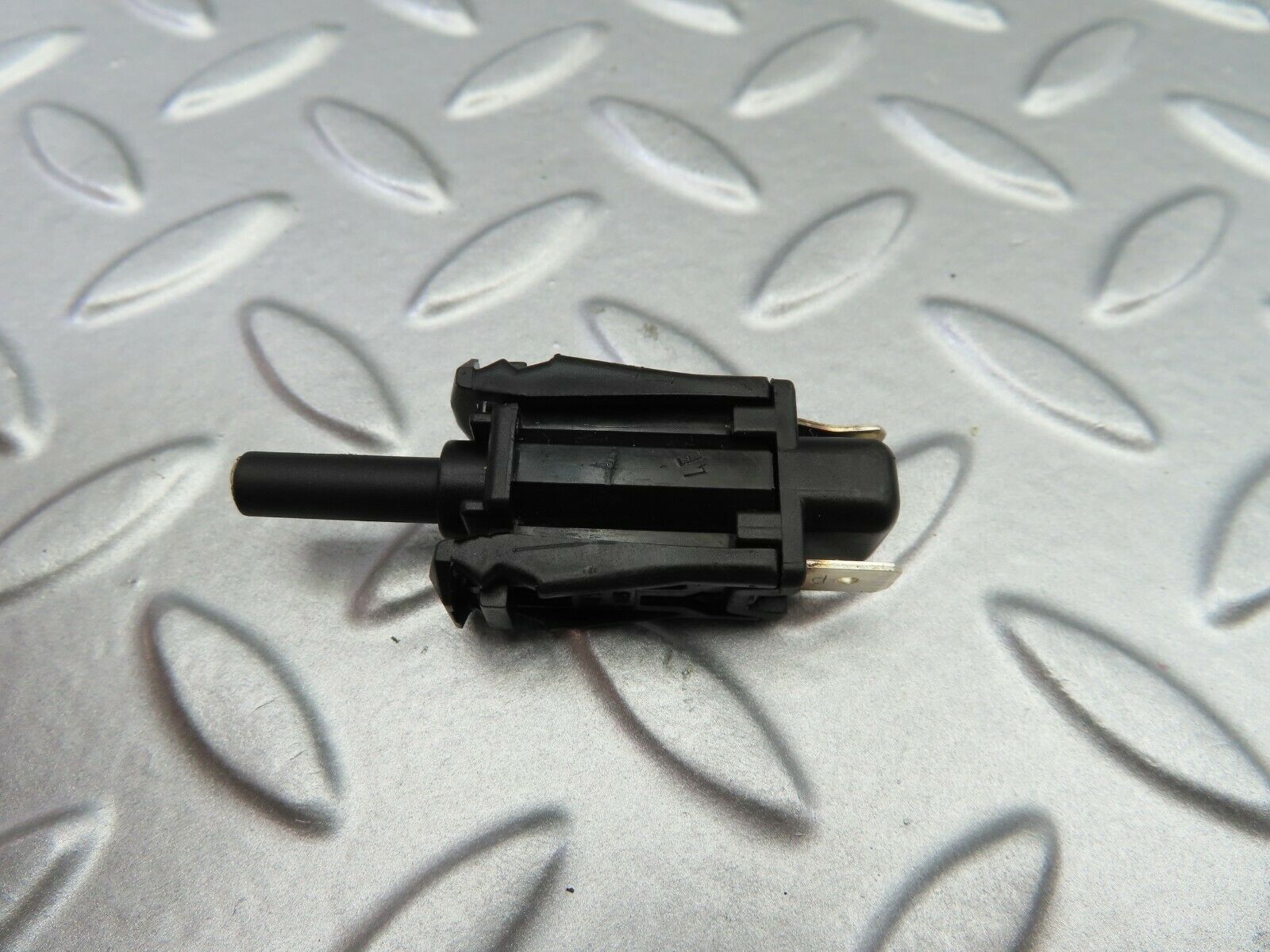 6428 Mercedes-Benz W126 380SE Door Contact Switch 0015458714