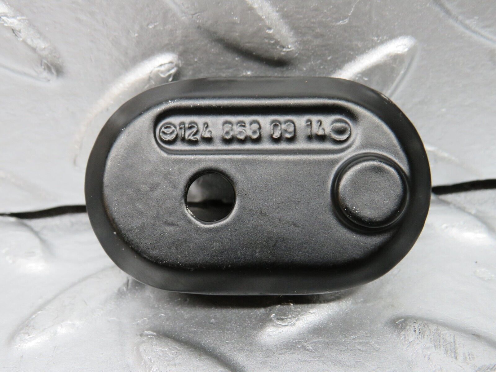 31385 Mercedes-Benz S124 220TE Trunk Cover Holder Set 1248681014 1248680914