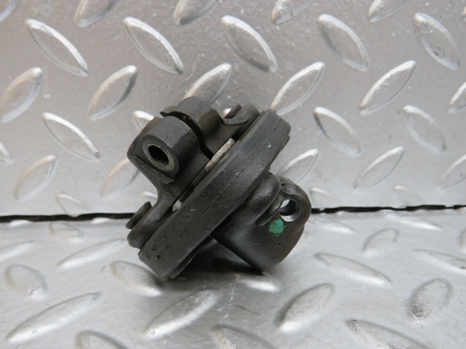 29118 Mercedes-Benz C124 320CE Steering Col. Lower Shaft Connector 1264620146