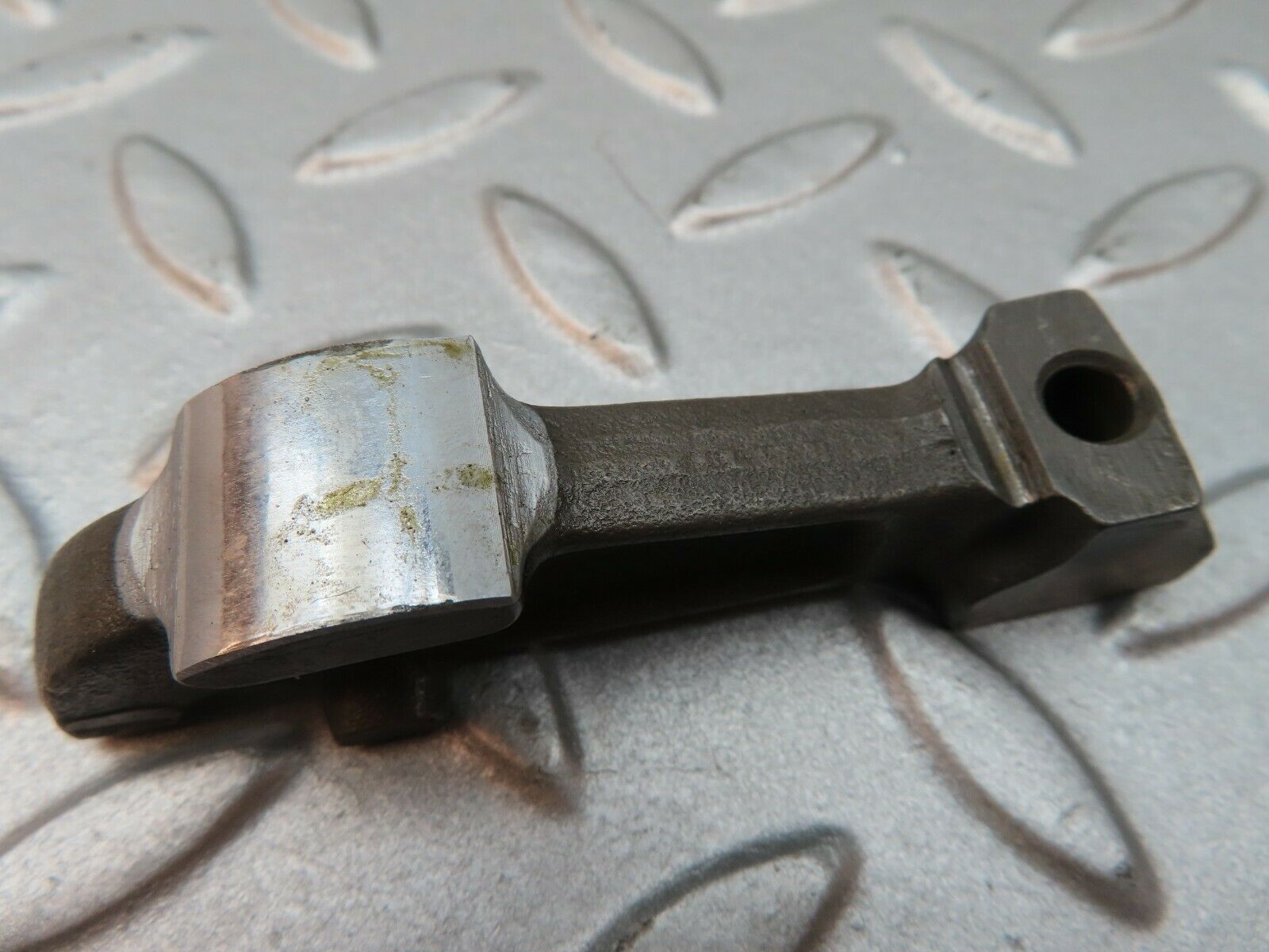 3537 Mercedes-Benz W108 280SE Valve Rocker Arm With Retaining Spring