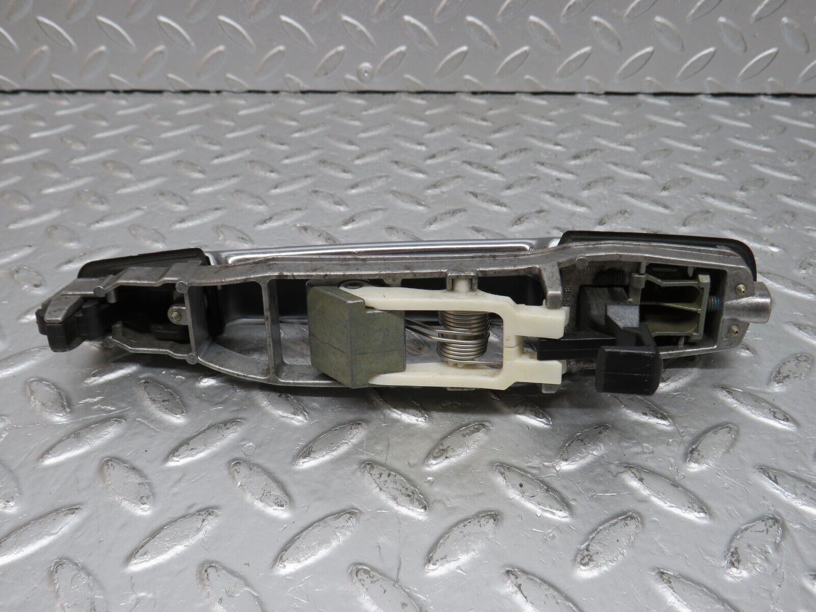 33420 Mercedes-Benz W202 C180 Rear Right Exterior Door Handle