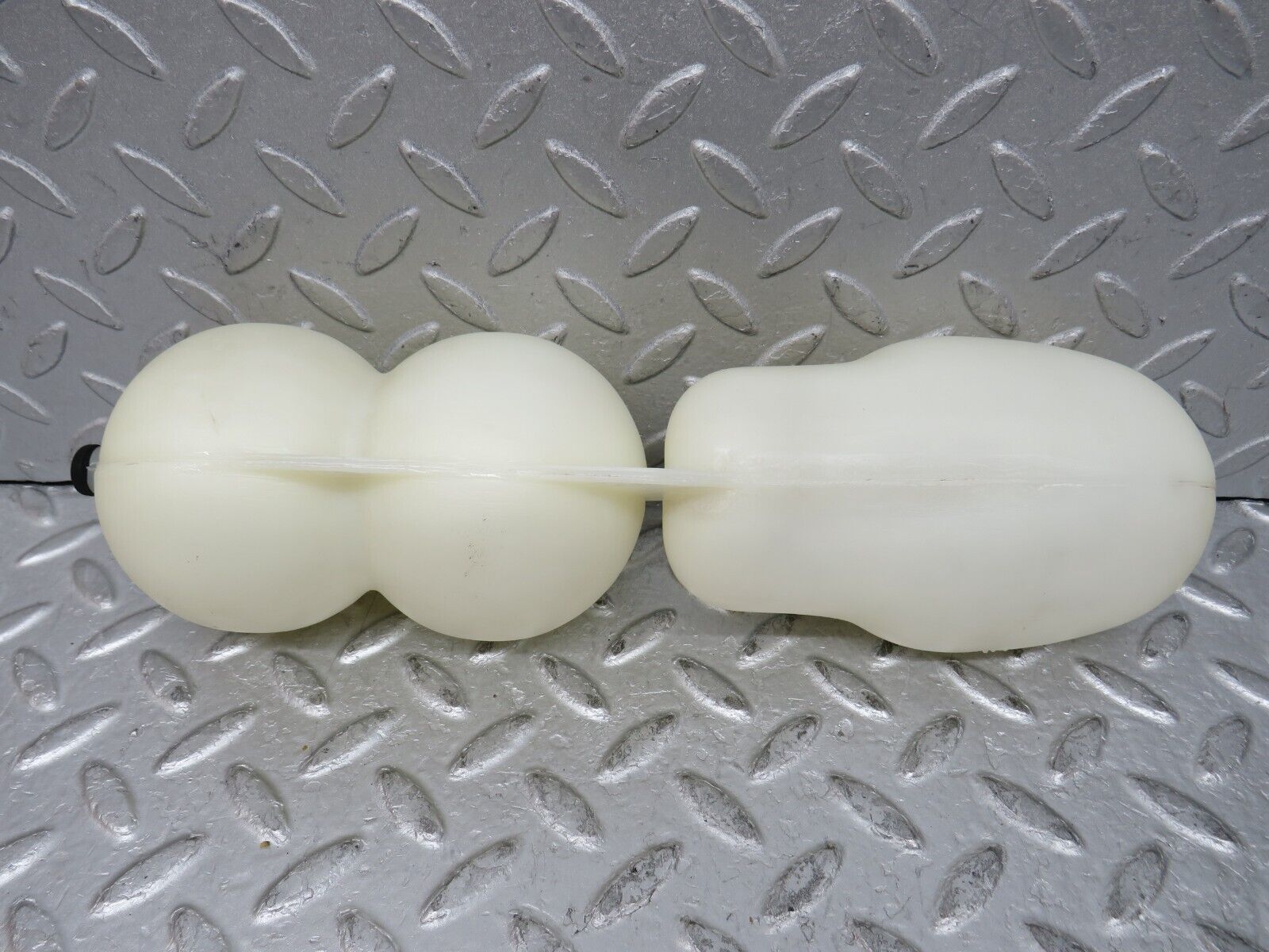 37861 Mercedes-Benz A124 320E Cabriolet Vacuum Reservoir Tank