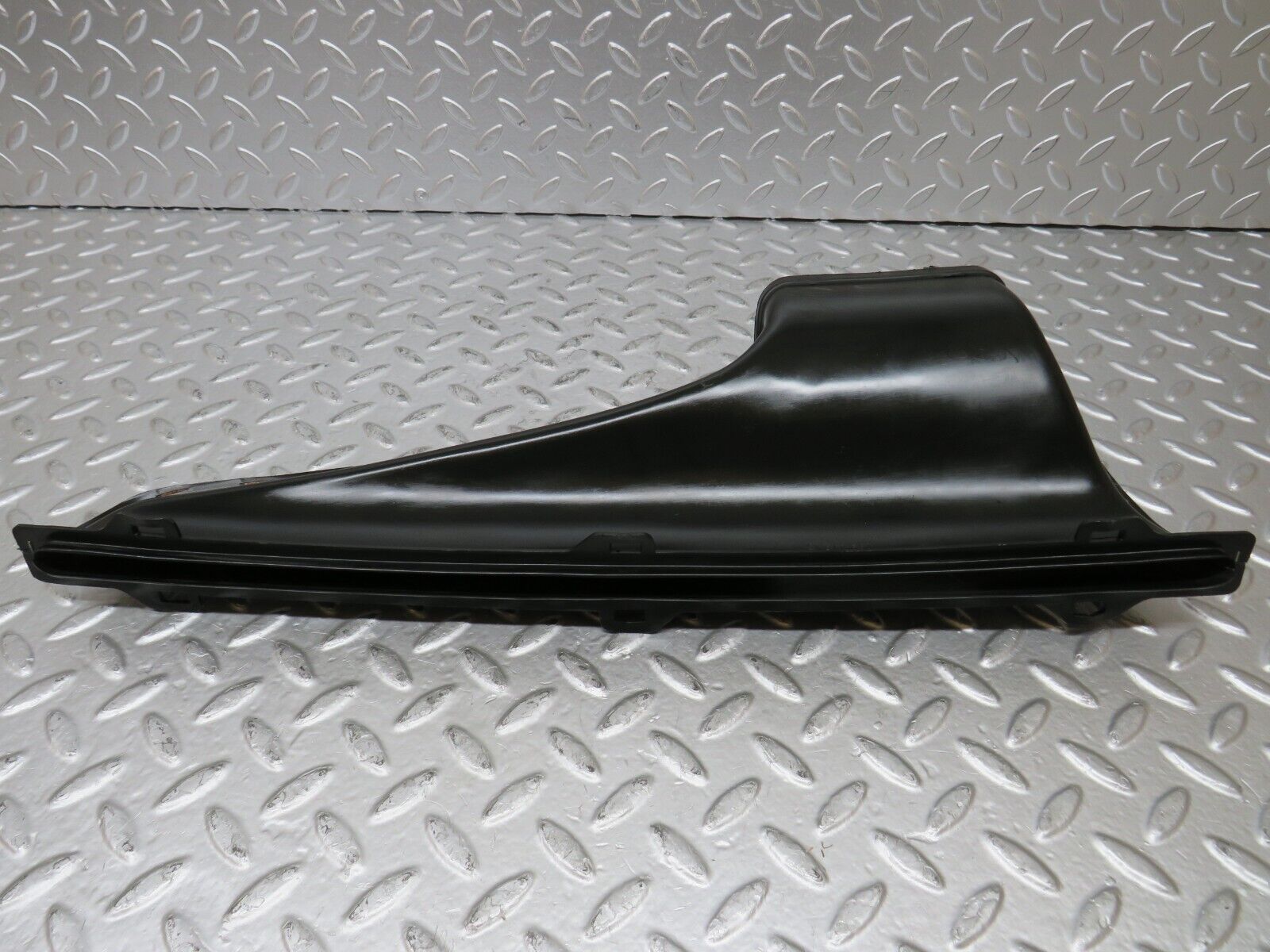 26186 Mercedes-Benz W116 450SE Dashboard Air Vent Duct Pair 1168300319