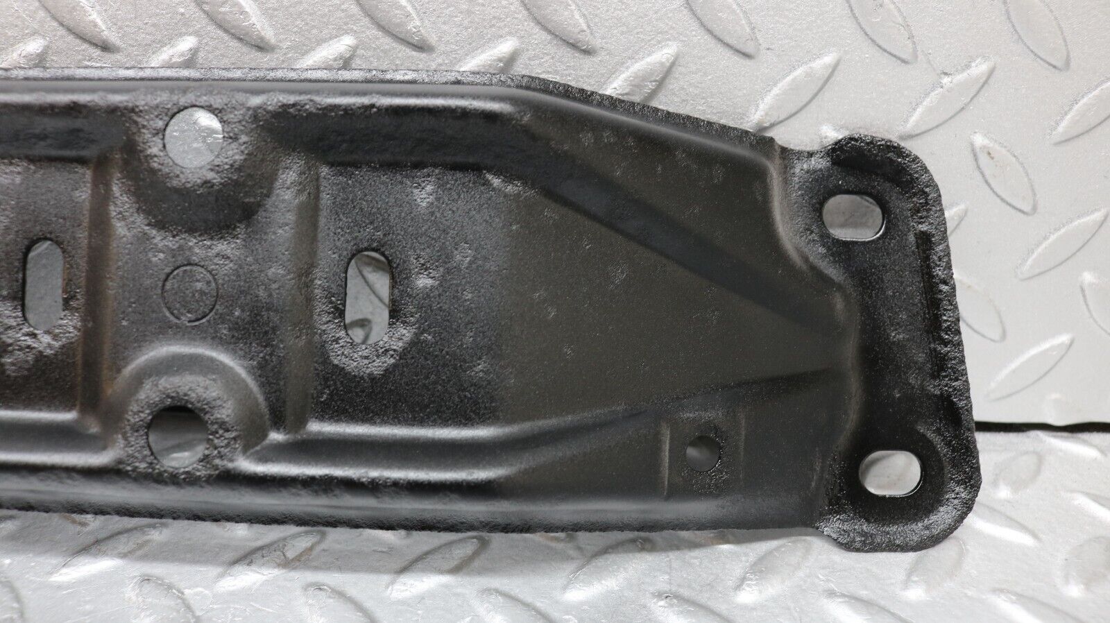 37207 Mercedes-Benz C126 420SEC Coupe Gearbox Mount Bracket