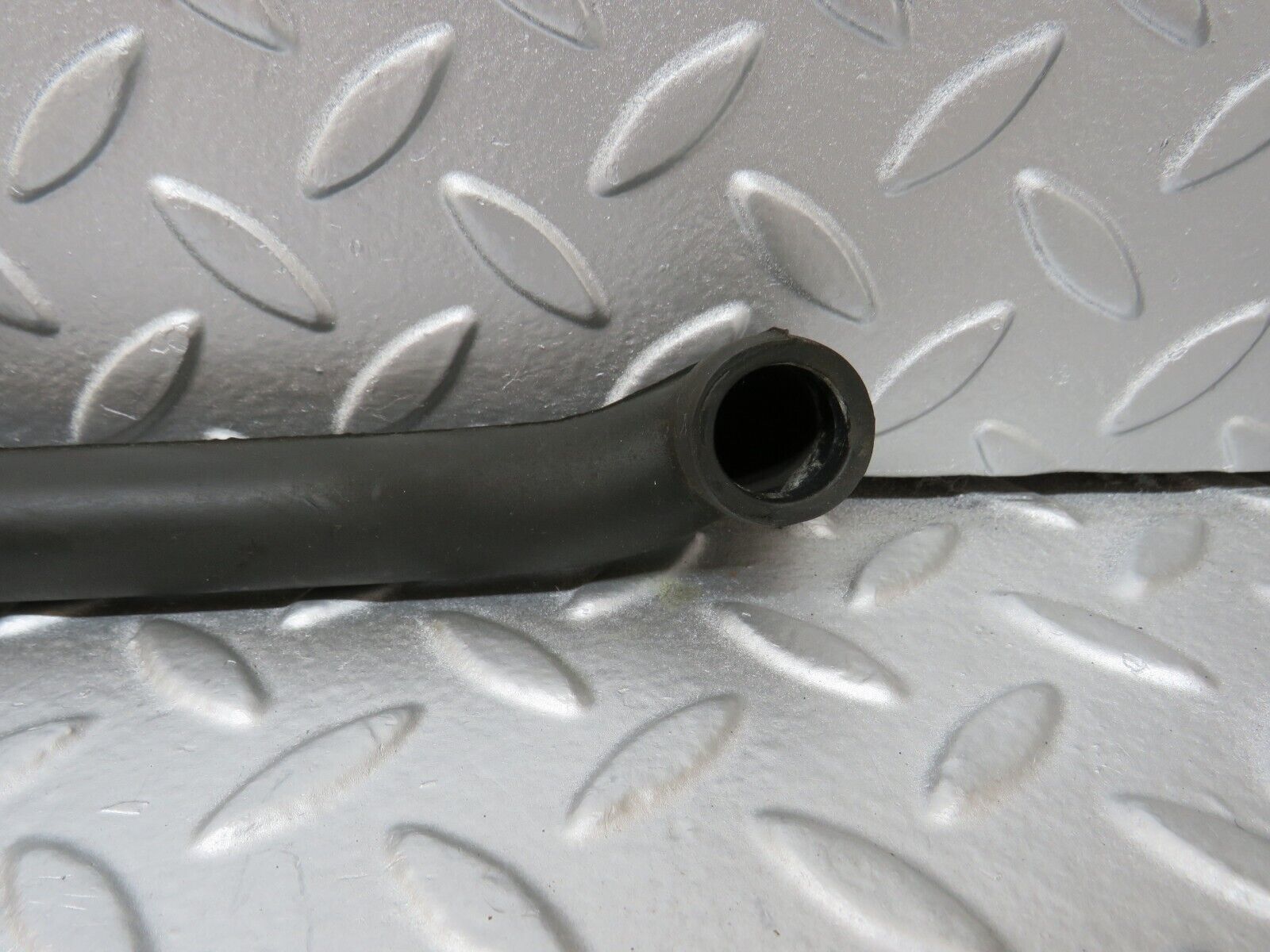 35068 Mercedes-Benz W210 320E EGR Air Pump Pipe Hose 1122380082