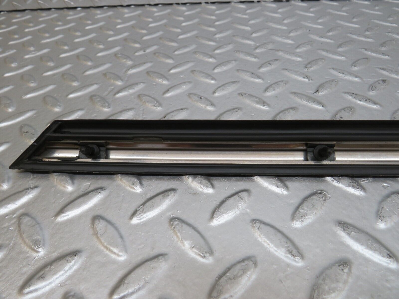 26078 Mercedes-Benz W116 450SE Rear Right Door Centre Moulding Trim