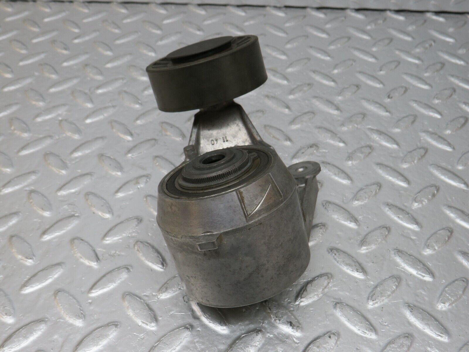 34147 Mercedes-Benz W124 260E Belt Tensioner 1032021140