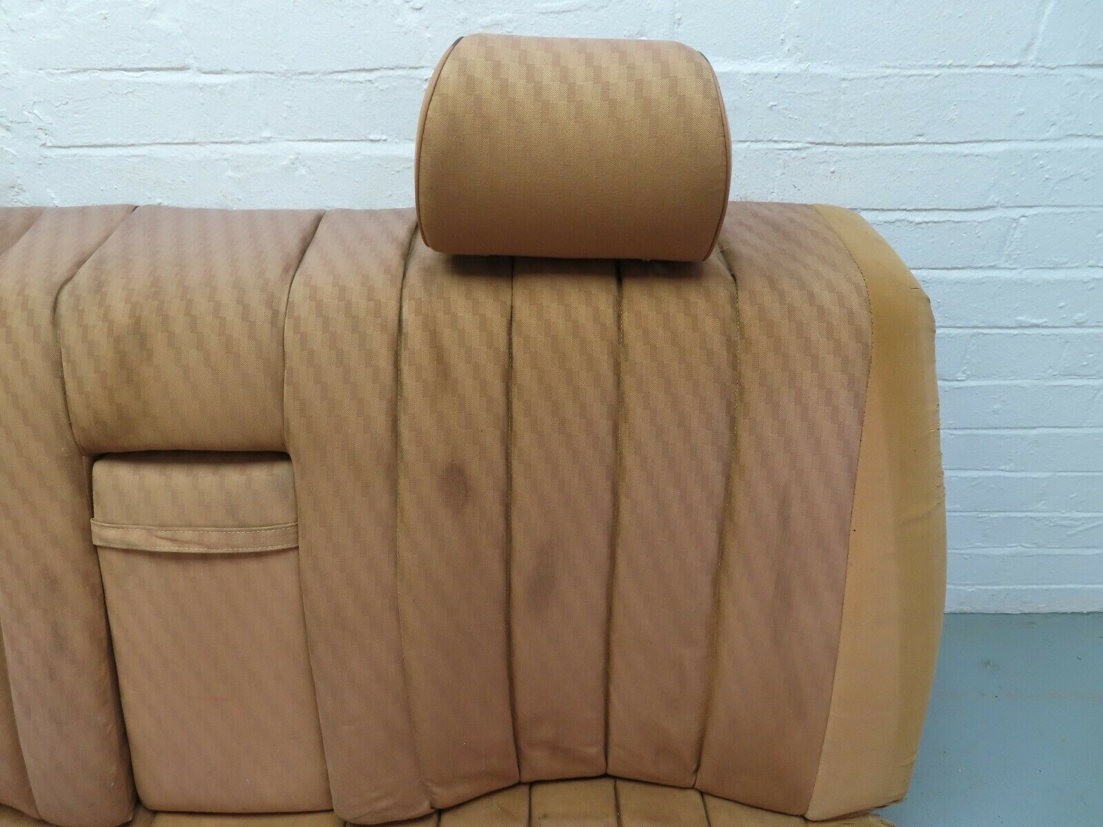 6322 Mercedes-Benz W126 380SE Rear Seat Palomino 1269200650