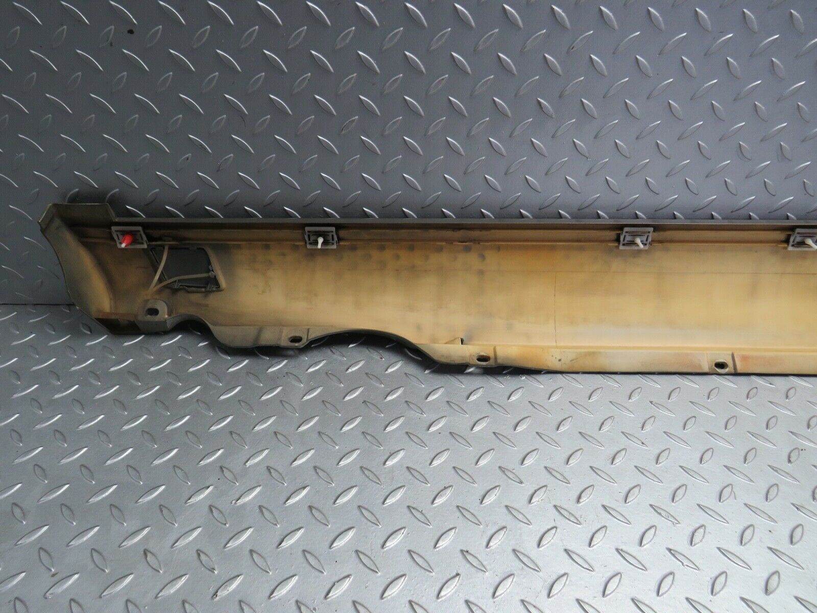 21811 Mercedes-Benz W126 300SE Side Skirt Left Side 1266904940