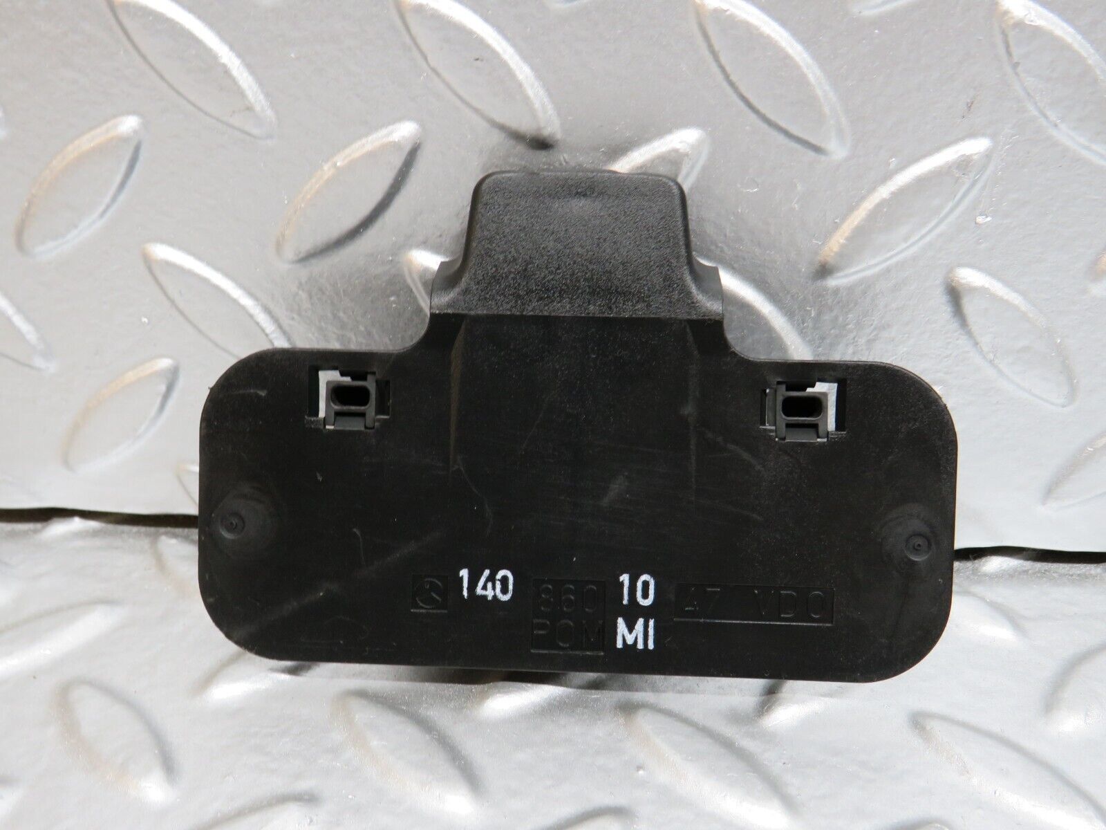 24633 Mercedes-Benz W140 S320 Front Heated Windscreen Washer Nozzle 1408601047