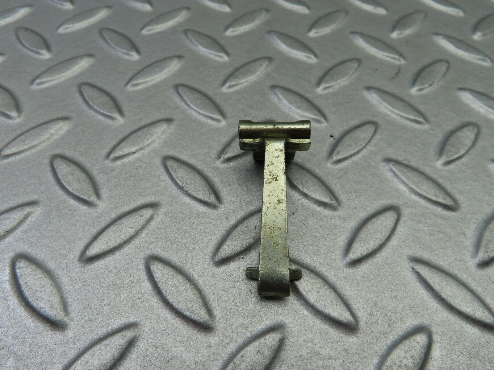 6168 Mercedes-Benz W126 380SE Seat Belt Adjuster Rail 1268680011