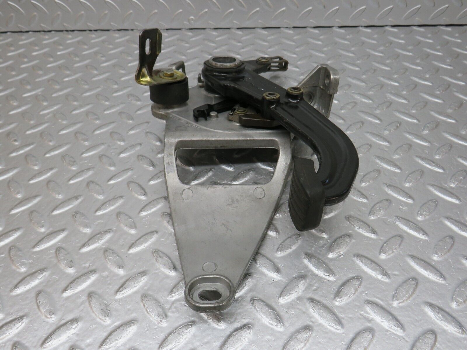 32426 Mercedes-Benz S124 300TE Wagon Parking Brake Pedal 1244270501 1244270536