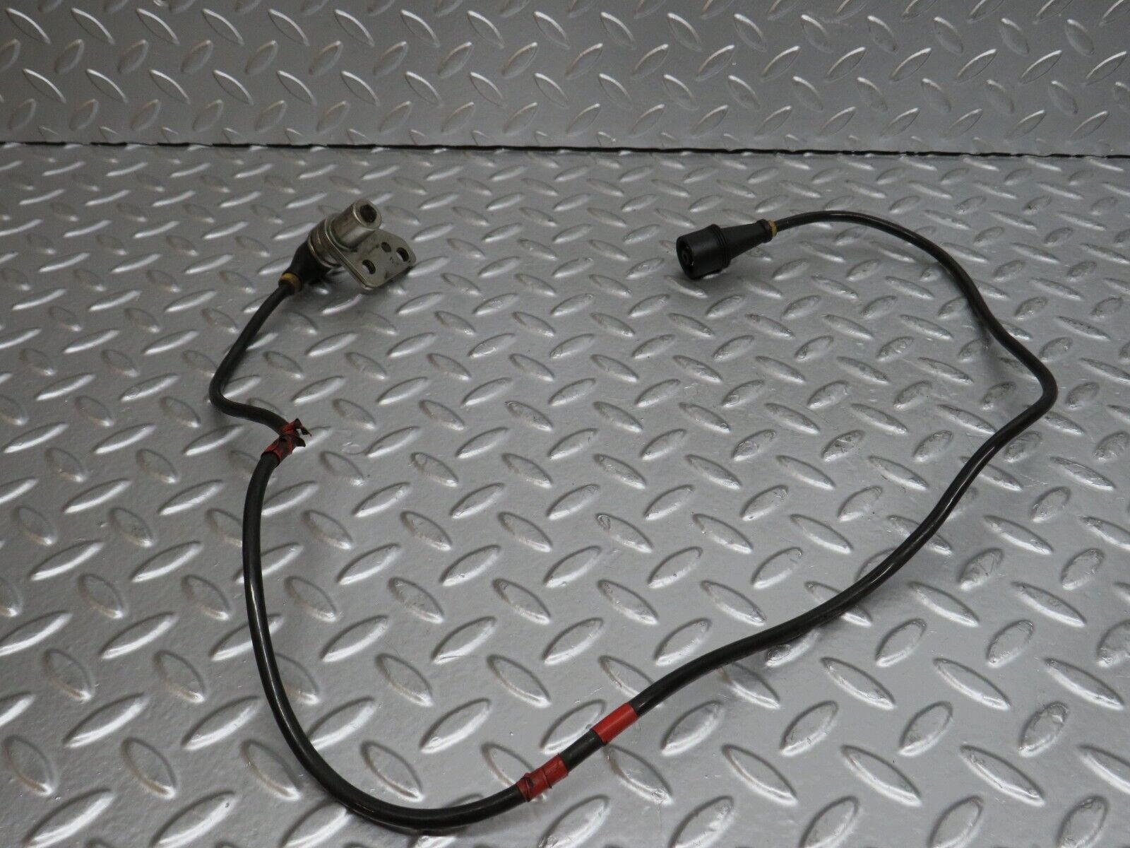 29591 Mercedes-Benz W124 230E ABS Sensor 0265001110