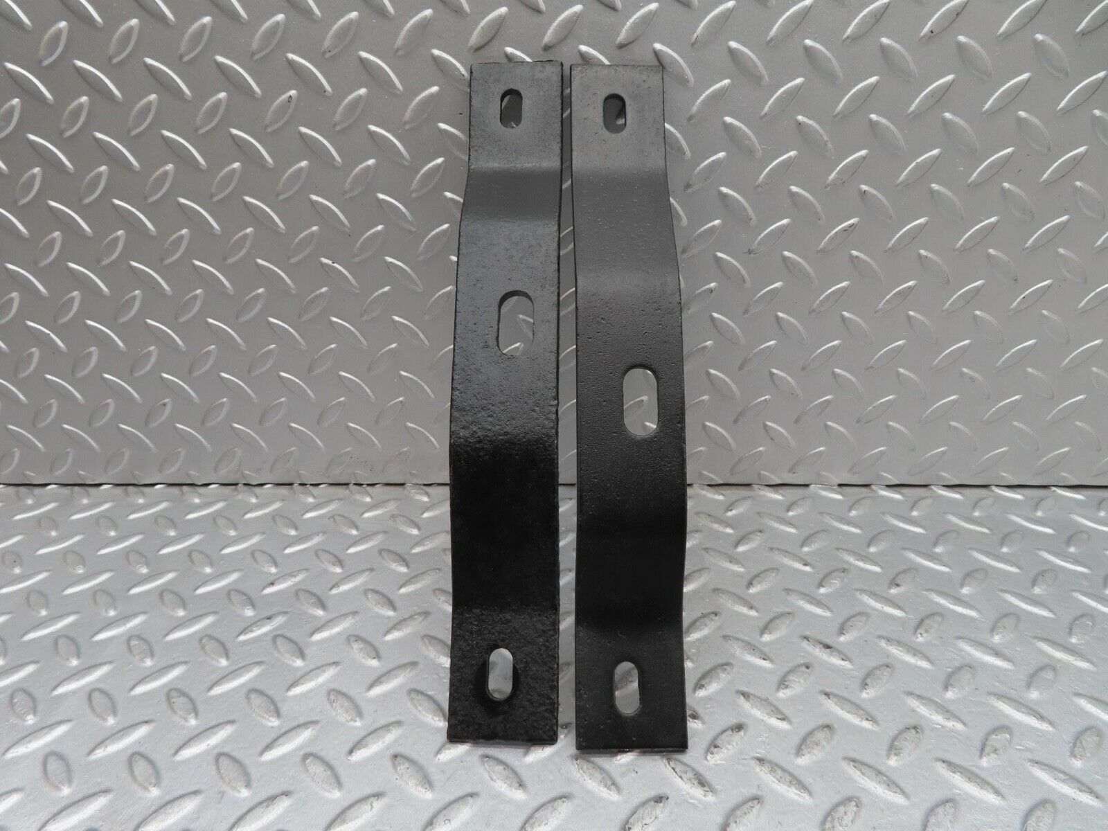 12637 Mercedes-Benz W108 280SE 3.5 Rear Bumper Holder