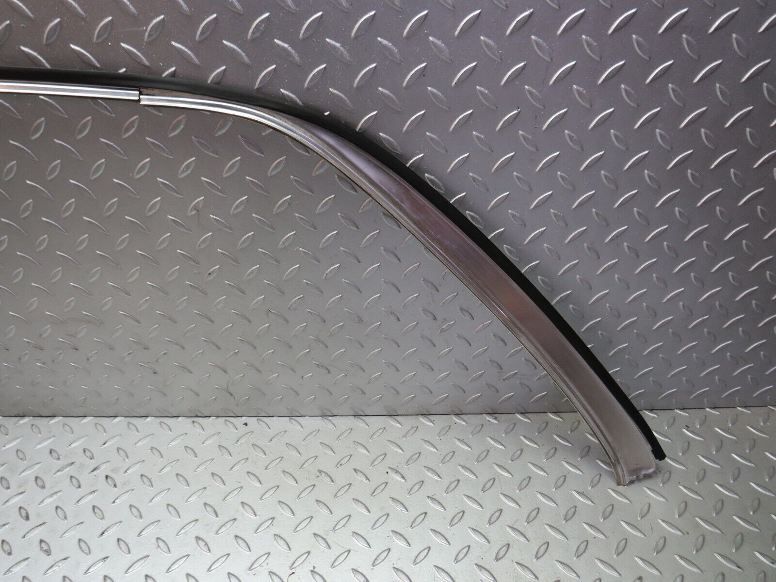32219 Mercedes-Benz W123 230E Roof Chrome Right Moulding Trim