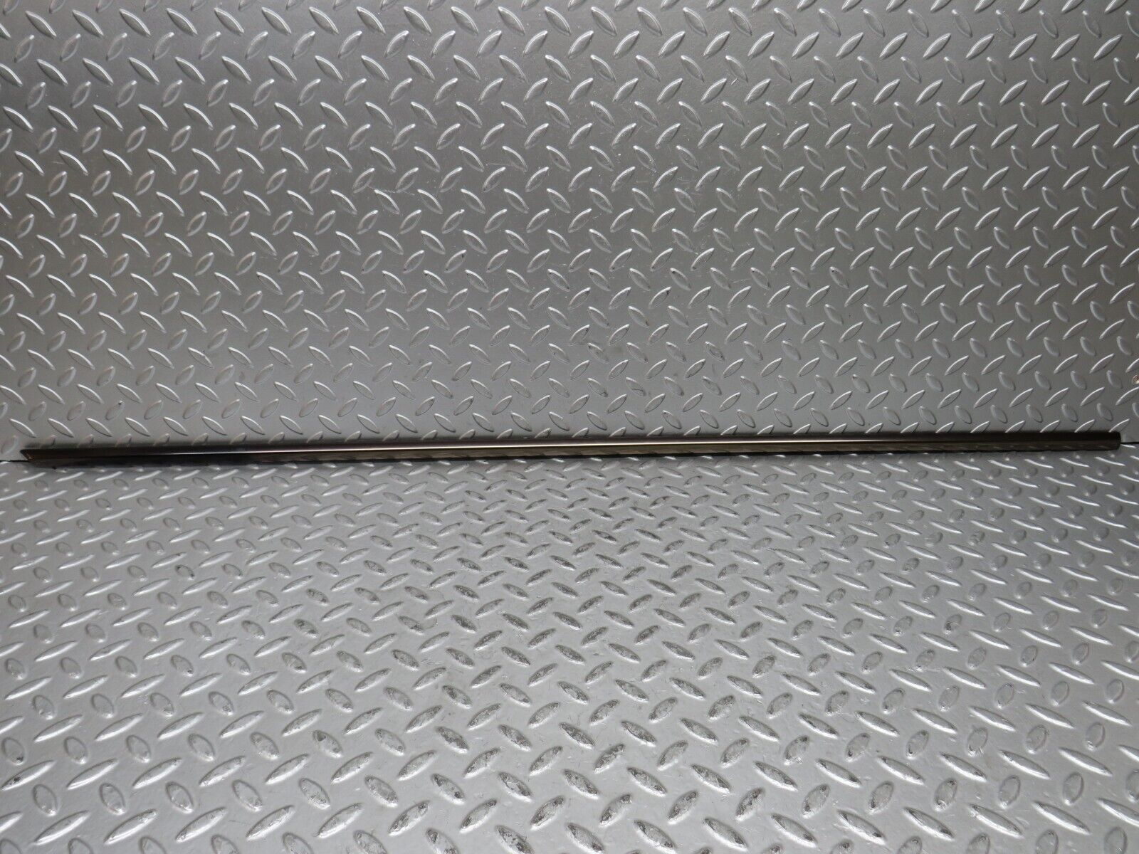 29000 Mercedes-Benz C124 320CE Coupe Front Left Door Chrome Trim