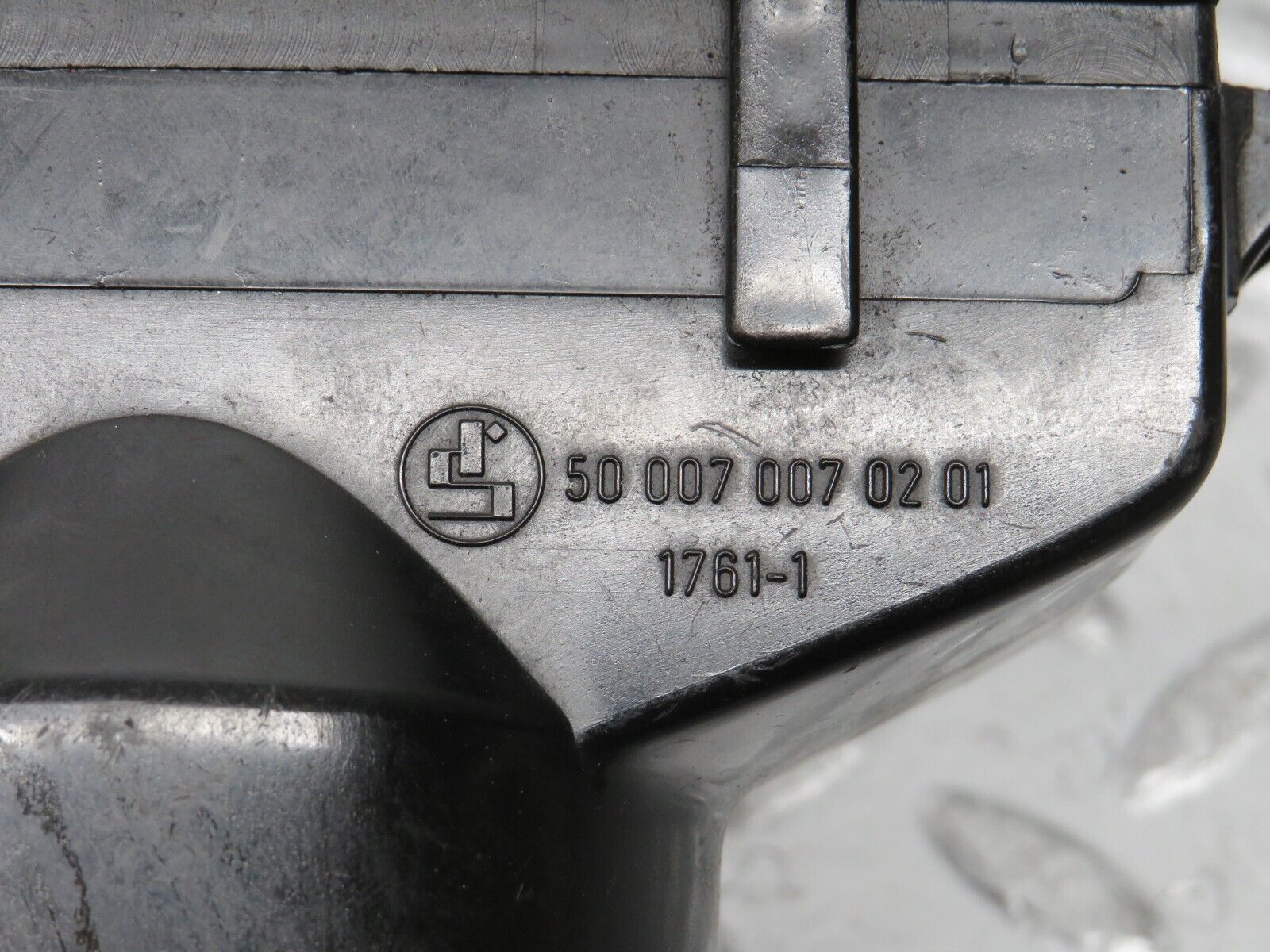 0094 Mercedes-Benz W116 350SE Dashboard Air Vent Grill Left Side 1168310130