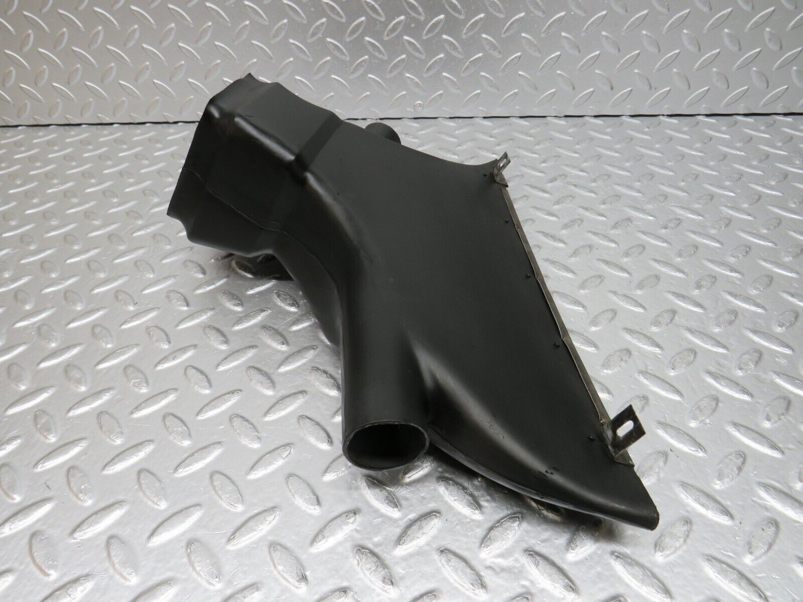 0032 Mercedes-Benz W116 350SE Ventilation Air Duct