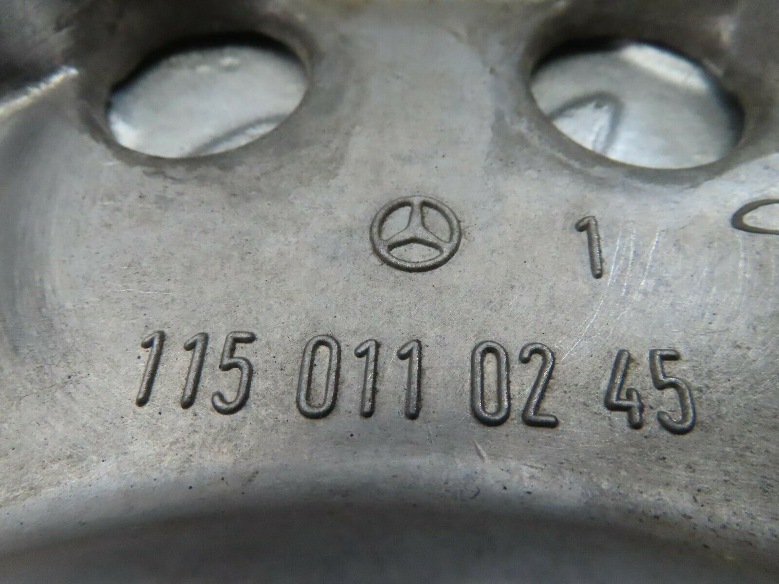 10175 Mercedes-Benz W111 280SE Gearbox Flange 1150110245