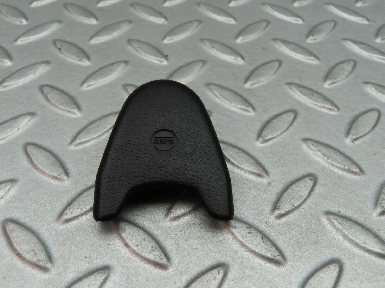 5738 Mercedes-Benz W123 200 Seat Belt Plastic Cap 0008680430