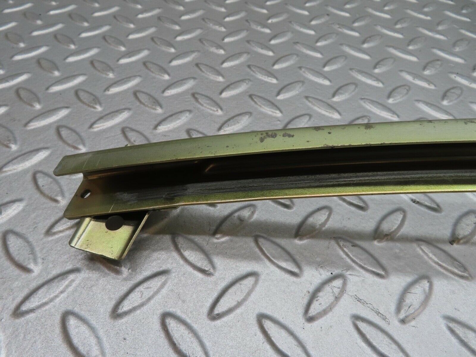 15170 Mercedes-Benz W140 S320 Front Right Door Window Channel