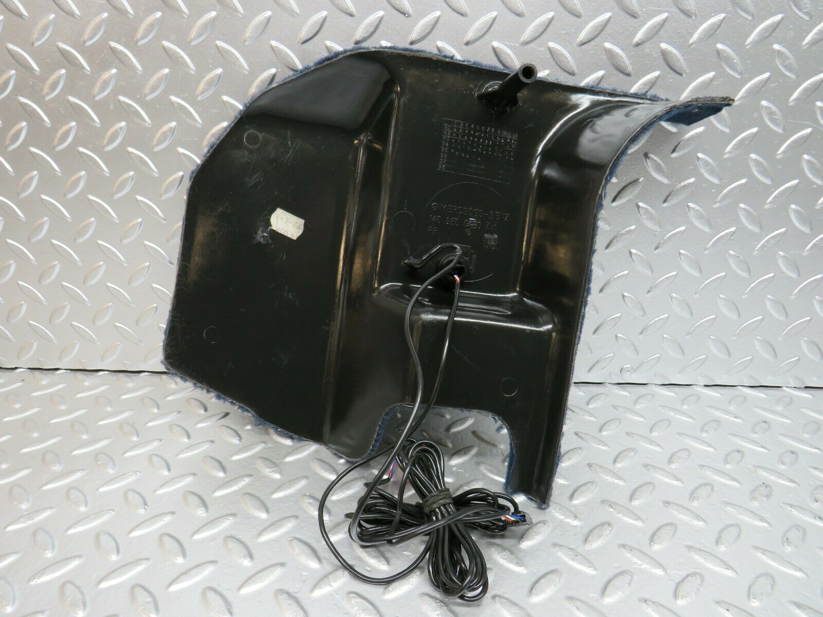 24604 Mercedes-Benz W140 S320 Front Right Kick Panel Blue 1406800480