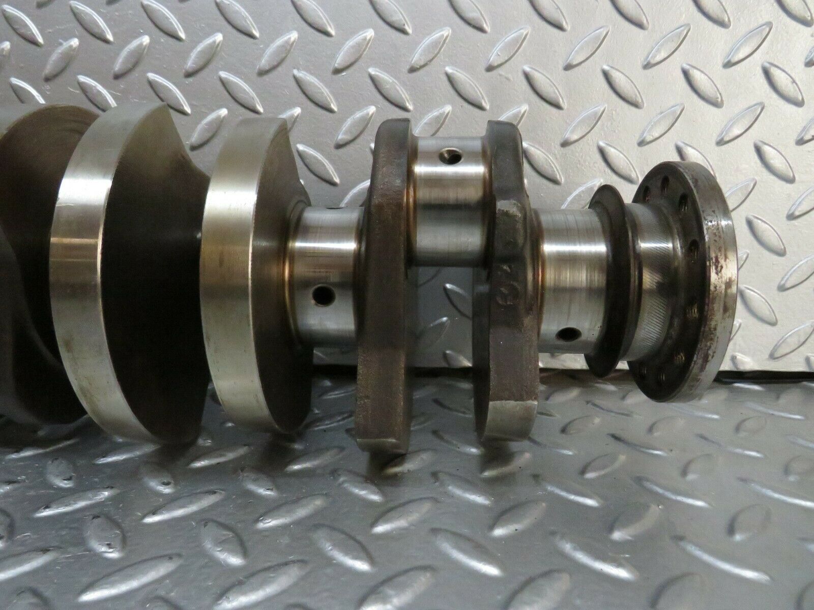 23678 Mercedes-Benz W114 280E Crankshaft 1100310101